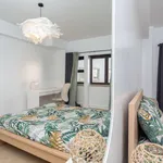 Rent a room in lisbon