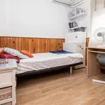 Rent 5 bedroom apartment in Madrid