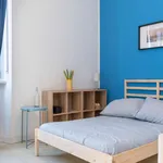 Rent 5 bedroom apartment in Milan