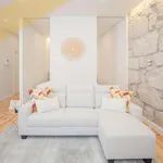 Rent 6 bedroom apartment of 68 m² in Porto