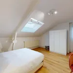 Rent a room of 320 m² in Colombes