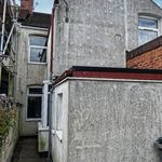 Rent 2 bedroom flat in Stoke-on-Trent