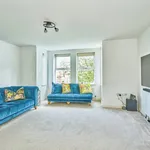 Rent 2 bedroom flat of 645 m² in Croydon