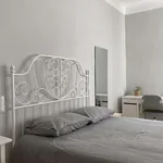 Rent a room of 120 m² in alicante