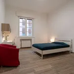 Rent a room of 75 m² in milan