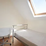 Rent 8 bedroom house in Wales