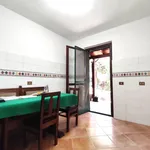 Rent 5 bedroom house of 121 m² in Roma