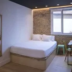 Rent a room of 100 m² in valencia