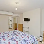 Rent 2 bedroom flat in London