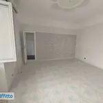 Affitto 3 camera appartamento di 70 m² in Naples