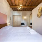 Rent 1 bedroom apartment of 55 m² in Florence