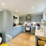 Rent 4 bedroom apartment in Yorkshire And The Humber