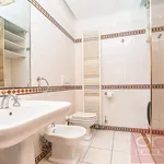 Pronajměte si 4 ložnic/e byt o rozloze 112 m² v Prague