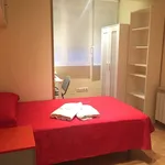 Rent a room of 130 m² in Madrid