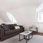 Rent 3 bedroom apartment of 155 m² in lisbon