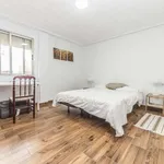 Rent a room of 90 m² in valencia