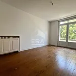 Maison de 100 m² avec 4 chambre(s) en location à la couronne