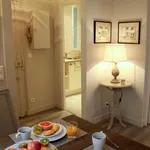 Rent 2 bedroom apartment of 40 m² in Paris