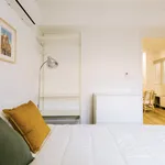 Rent 4 bedroom apartment in Valencia