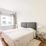 Appartement de 66 m² avec 3 chambre(s) en location à Paris