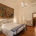 Rent 5 bedroom apartment in Florence