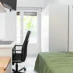 Rent a room of 70 m² in Zaragoza