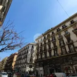 Affitto 3 camera appartamento di 80 m² in Napoli