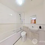 Rent 2 bedroom flat in Dundee