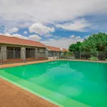 Rent 3 bedroom house of 50392 m² in Roodepoort