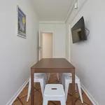 Rent a room of 100 m² in Lisbon