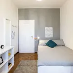 Rent a room in milan