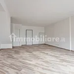 Affitto 5 camera appartamento di 131 m² in Rome