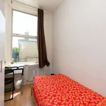 Rent a room of 60 m² in london