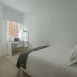 Rent a room of 200 m² in madrid