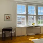 Rent 1 bedroom apartment of 54 m² in Berlin