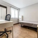 Rent a room of 85 m² in valencia