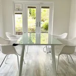 Rent 3 bedroom apartment in Leeds