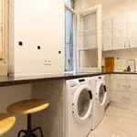 Rent a room of 190 m² in Barcelona