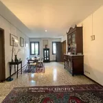 Rent 5 bedroom apartment of 180 m² in Venice