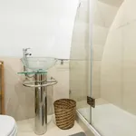 Rent 1 bedroom apartment of 62 m² in lisbon