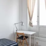 Rent a room of 220 m² in madrid