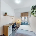 Rent a room of 70 m² in Valencia