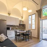 Rent 1 bedroom apartment of 60 m² in Florence