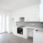 Rent 3 bedroom flat in Wales