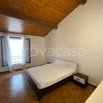 Affitto 2 camera appartamento di 70 m² in Desenzano del Garda