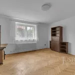 Pronajměte si 5 ložnic/e dům o rozloze 342 m² v Hvězdonice