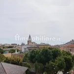 Affitto 3 camera appartamento di 156 m² in Ancona