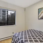 Appartement de 828 m² avec 3 chambre(s) en location à Vancouver