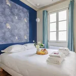 Rent 2 bedroom apartment of 770 m² in Paris