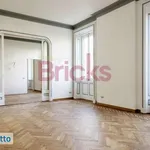 Rent 6 bedroom apartment of 250 m² in Milan